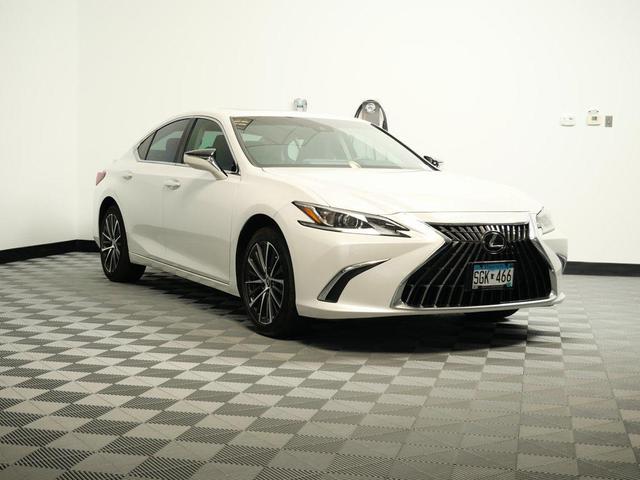 Photo of 2024 Ultra White Lexus ES 250