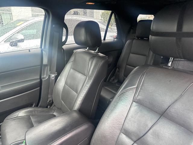 Photo of 2014 White Platinum Metallic Tri-Coat Ford Explorer
