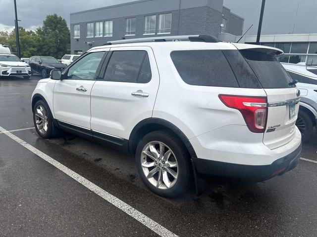 Photo of 2014 White Platinum Metallic Tri-Coat Ford Explorer