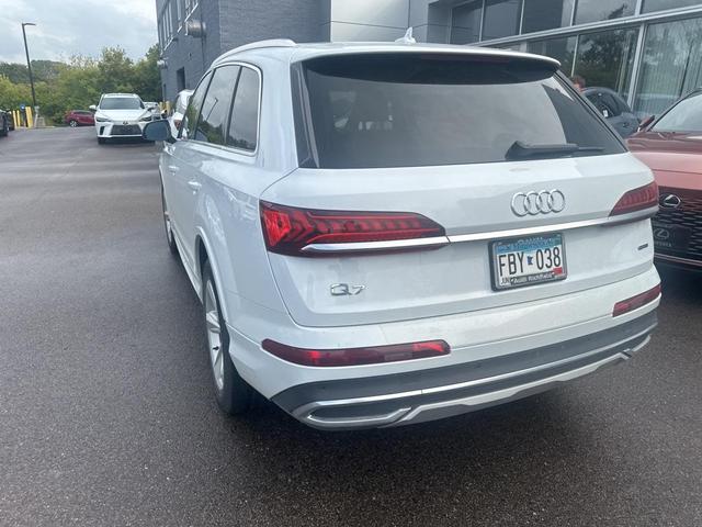 Photo of 2020 Glacier White Metallic Audi Q7