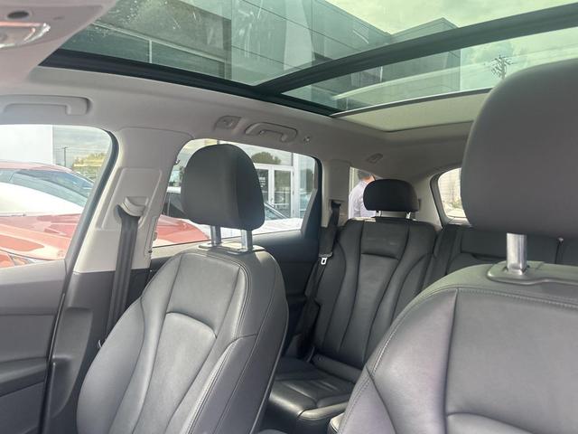 Photo of 2020 Glacier White Metallic Audi Q7