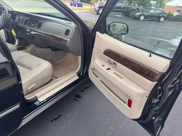 Photo of 2011 Black Mercury Grand Marquis