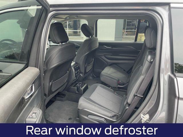 Photo of 2023 Metallic Jeep Grand Cherokee L