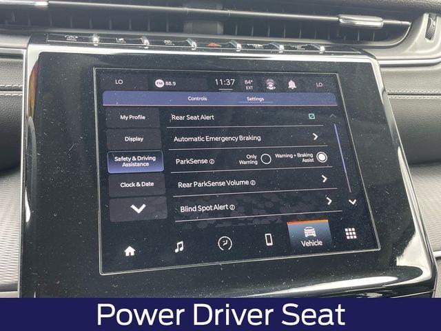 Photo of 2023 Metallic Jeep Grand Cherokee L