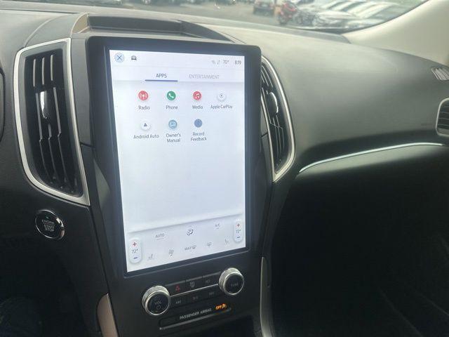 Photo of 2022 Black Ford Edge