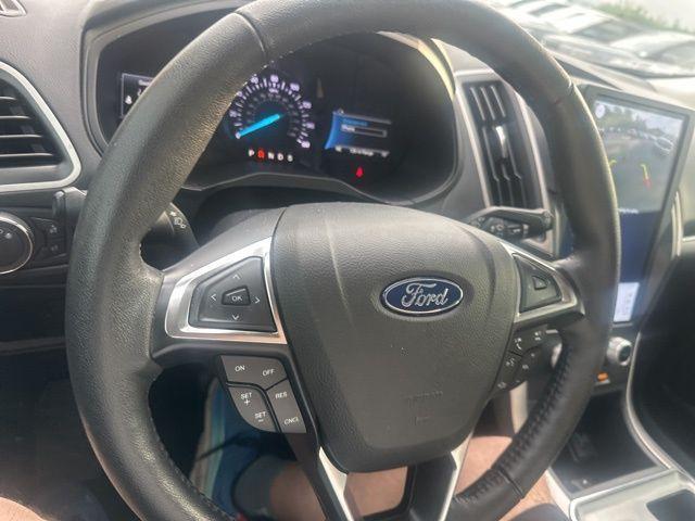 Photo of 2022 Black Ford Edge
