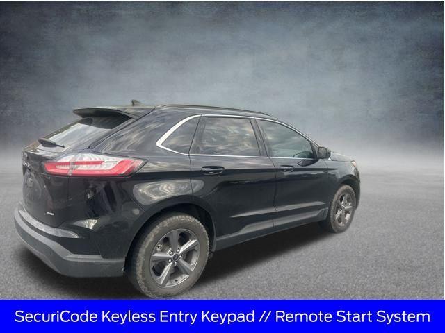 Photo of 2022 Black Ford Edge