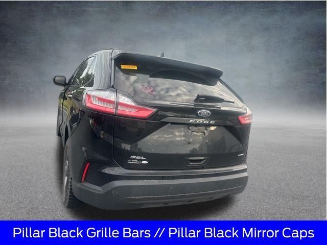 Photo of 2022 Black Ford Edge