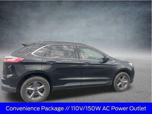 Photo of 2022 Black Ford Edge