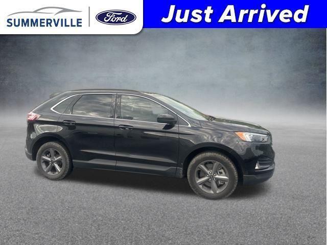 Photo of 2022 Black Ford Edge