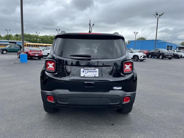 Photo of 2022 Black Clearcoat Jeep Renegade