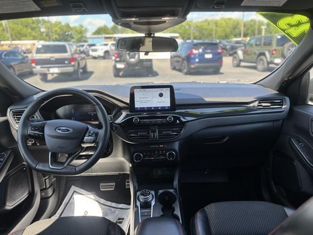 Photo of 2023 Vapor Blue Ford Escape