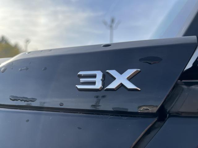 Photo of 2025 Void Black GMC HUMMER EV Pickup