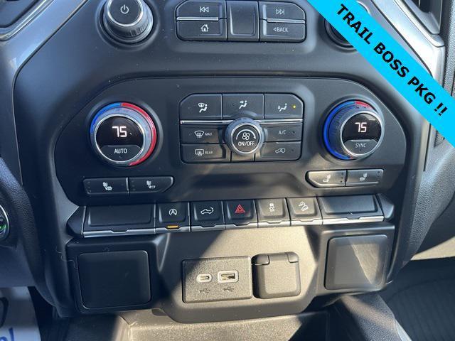 Photo of 2022 Black Chevrolet Silverado 1500