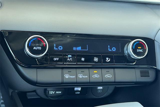 Photo of 2025 Fluid Metal Hyundai ELANTRA