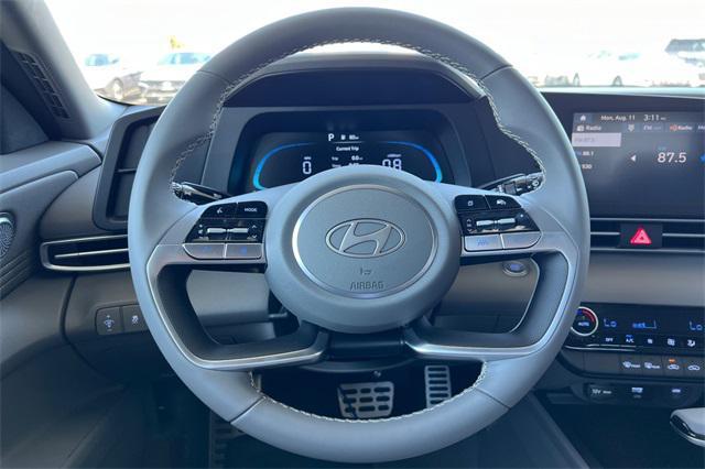 Photo of 2025 Fluid Metal Hyundai ELANTRA