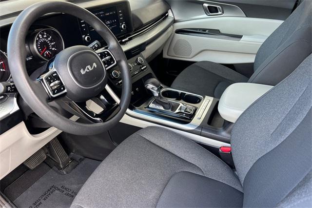 Photo of 2023 Panthera Metal Kia Carnival