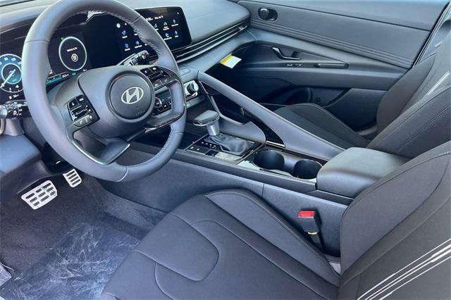 Photo of 2025 Serenity White Hyundai ELANTRA