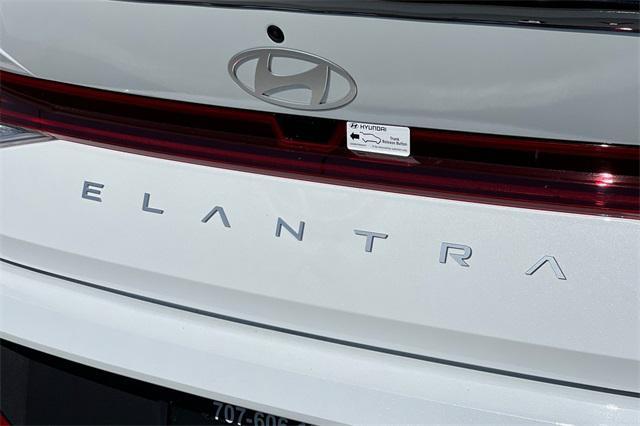 Photo of 2025 Serenity White Hyundai ELANTRA