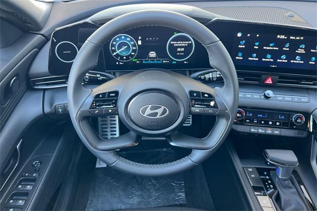 Photo of 2025 Serenity White Hyundai ELANTRA
