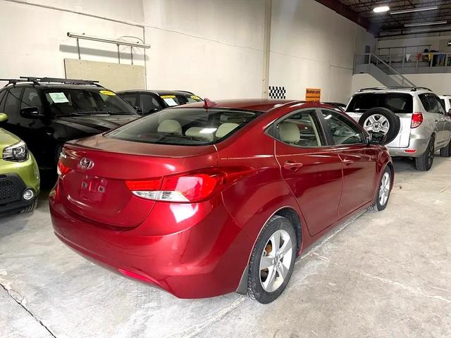 Photo of 2013 Sparkling Ruby Hyundai ELANTRA