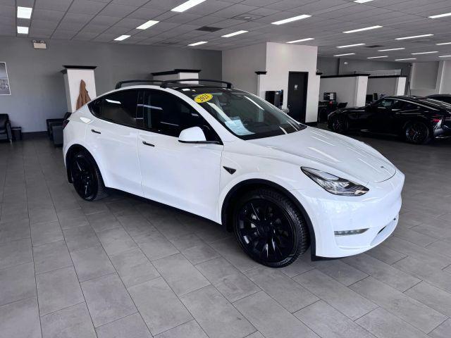Photo of 2021 White Tesla Model Y
