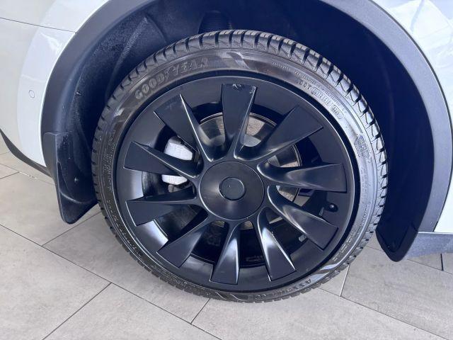 Photo of 2021 White Tesla Model Y