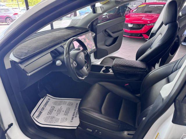 Photo of 2021 White Tesla Model Y