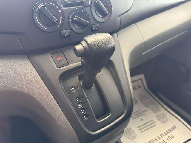 Photo of 2021 Cloud White Nissan NV200