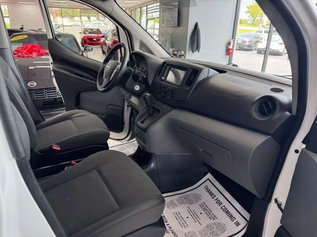 Photo of 2021 Cloud White Nissan NV200
