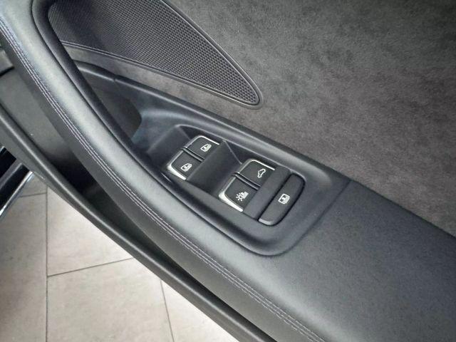 Photo of 2017 Mythos Black Metallic Audi A8