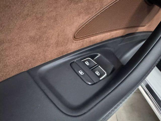 Photo of 2015 White Audi A8