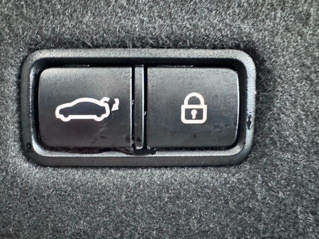 Photo of 2017 Caspian Black Genesis G90