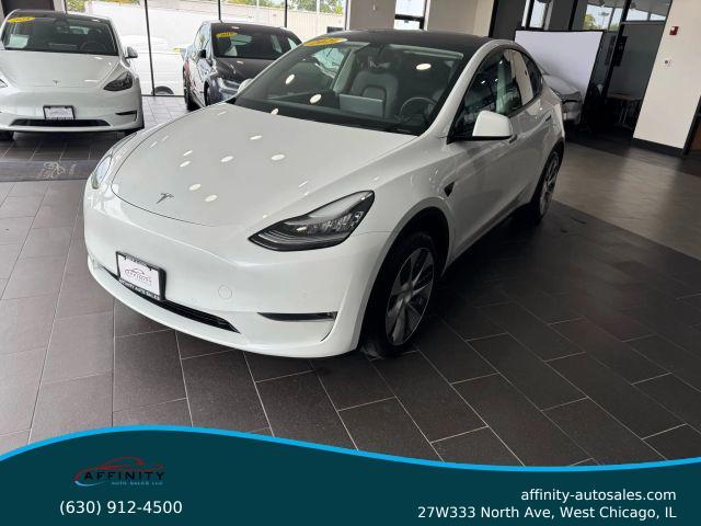 Photo of 2021 White Tesla Model Y