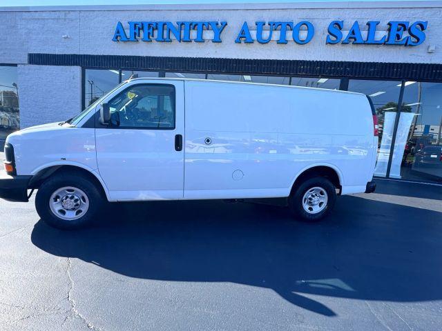 Photo of 2016 White Chevrolet Express 2500