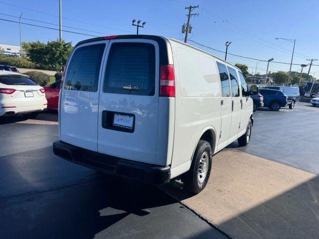 Photo of 2016 White Chevrolet Express 2500