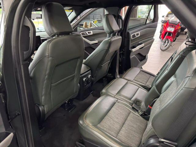 Photo of 2022 Green Ford Explorer