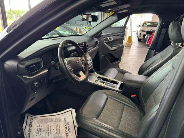 Photo of 2022 Green Ford Explorer