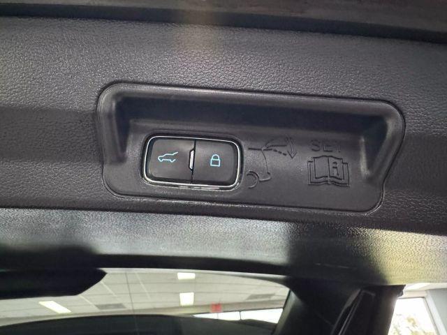 Photo of 2022 Green Ford Explorer