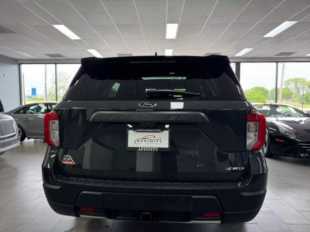 Photo of 2022 Green Ford Explorer