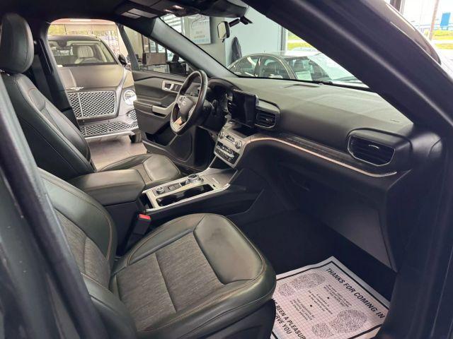 Photo of 2022 Green Ford Explorer