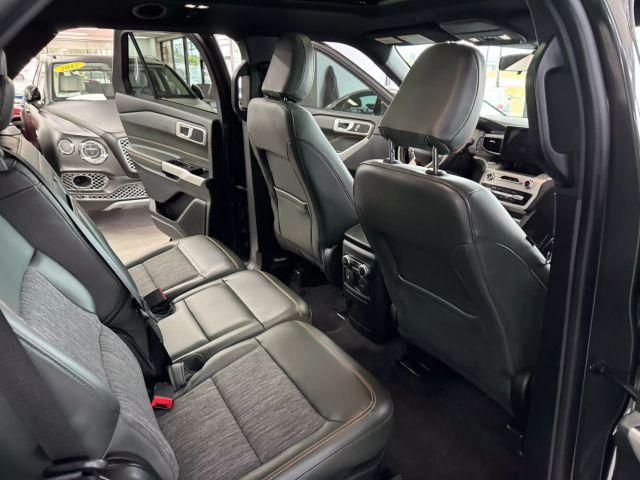 Photo of 2022 Green Ford Explorer