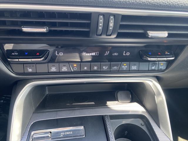 Photo of 2024 Rhodium White Premium Mazda CX-90
