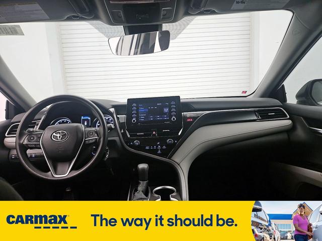 Photo of 2022 White Toyota Camry