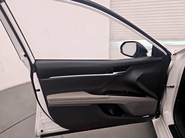 Photo of 2022 White Toyota Camry