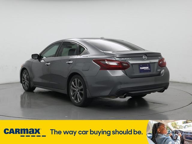Photo of 2018 Gray Nissan Altima