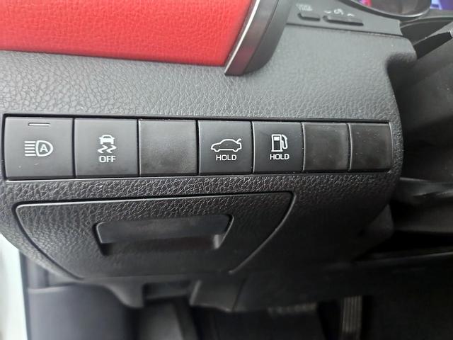 Photo of 2021 White Toyota Camry