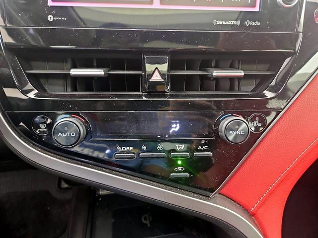Photo of 2021 White Toyota Camry