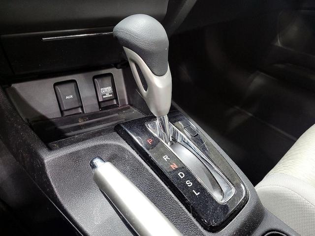Photo of 2015 White Honda Civic