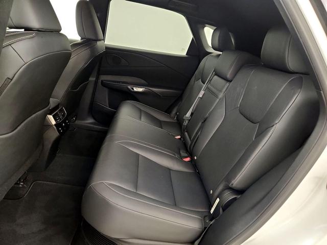 Photo of 2024 White Lexus RX 350h